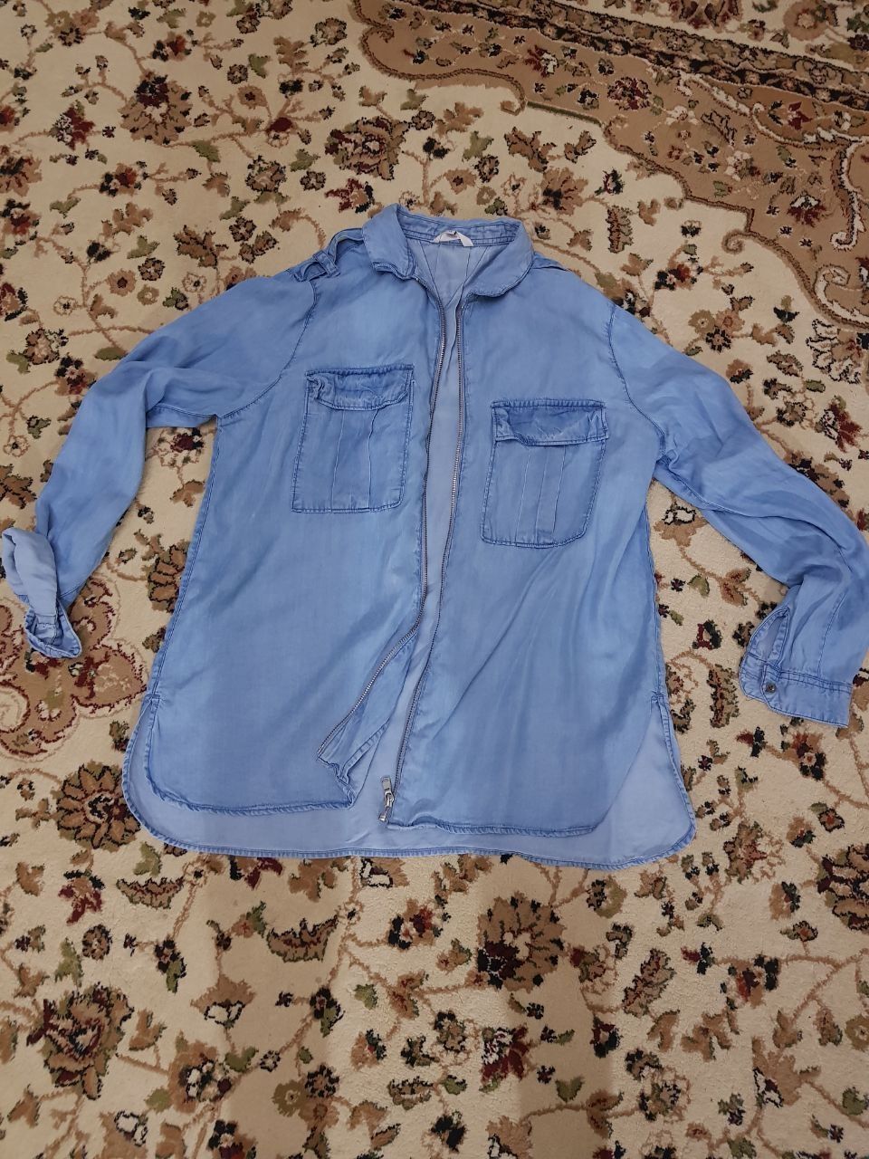 Продам джинсовую рубашку River Island.