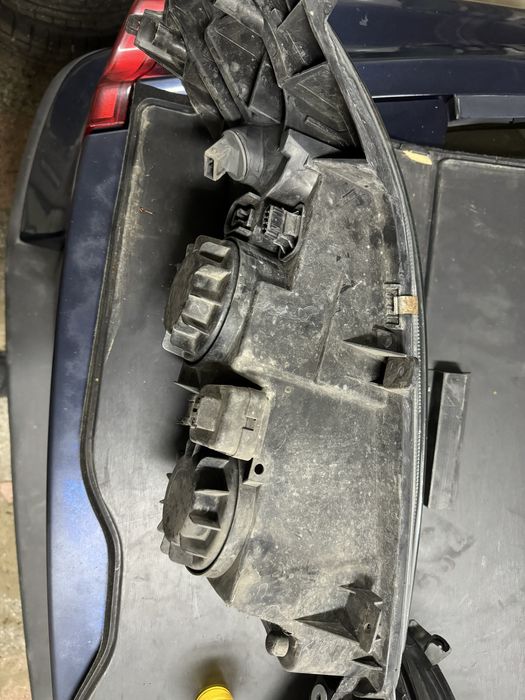 Фар за Volvo S60 десен