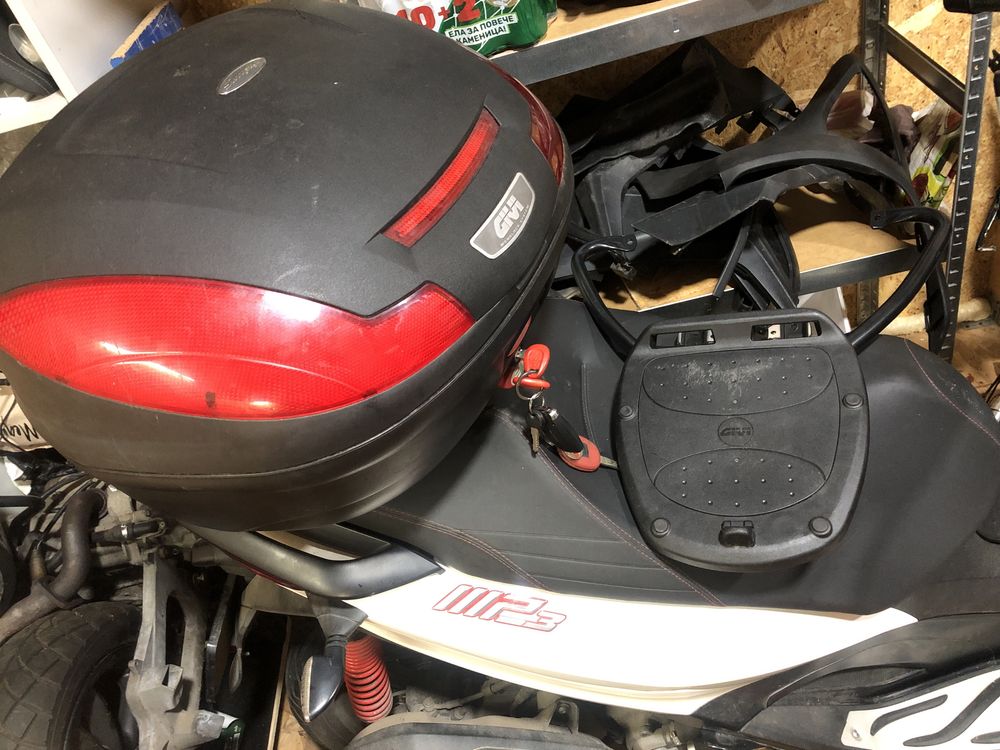 Topcase piaggio mp3 /yourban /hpe complet cu 2 chei
