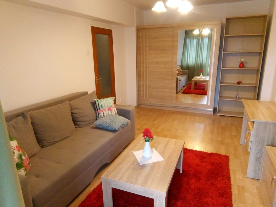 Apartament luminos si linistit  Ion Mihalache ( 1 Mai) colt cu Turda.