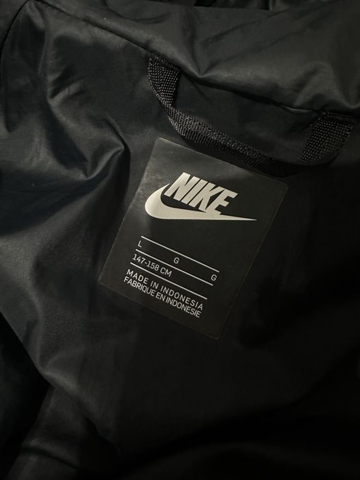 Дамско зимно яке Nike
