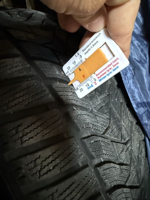 Зимни гуми  245 40 19 dunlop winter sport 5