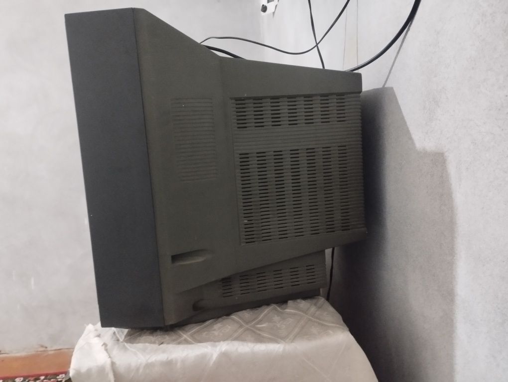 ELJI televizor sotiladi