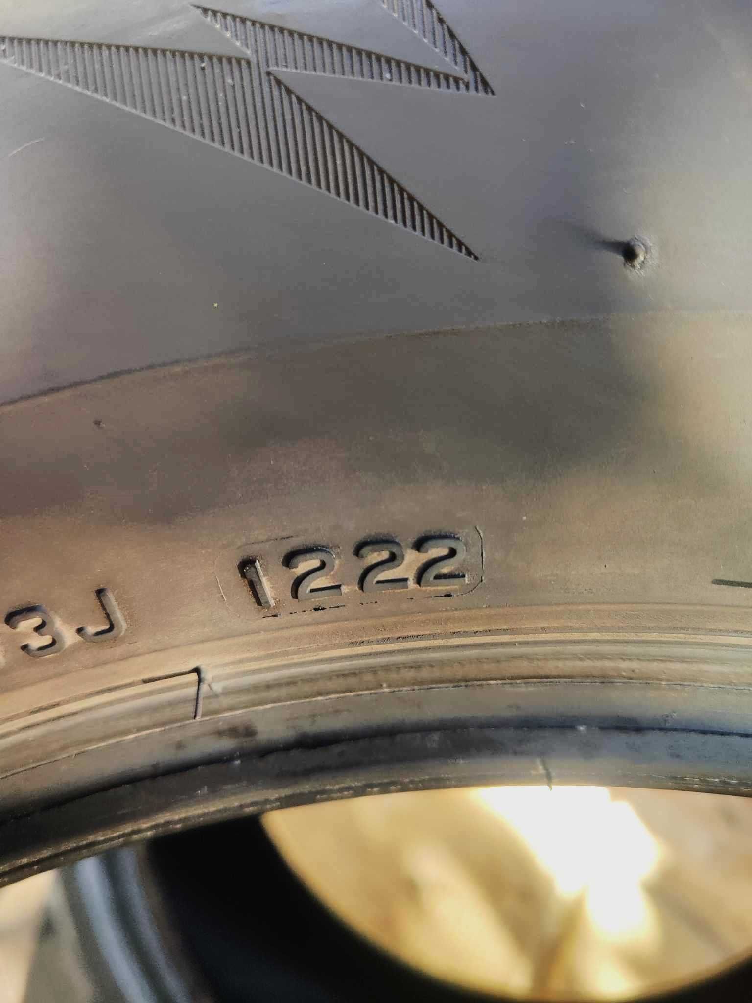 зимни гуми BRIDGESTONE BLIZZAK LM005 235/65/17 DOT 12.22