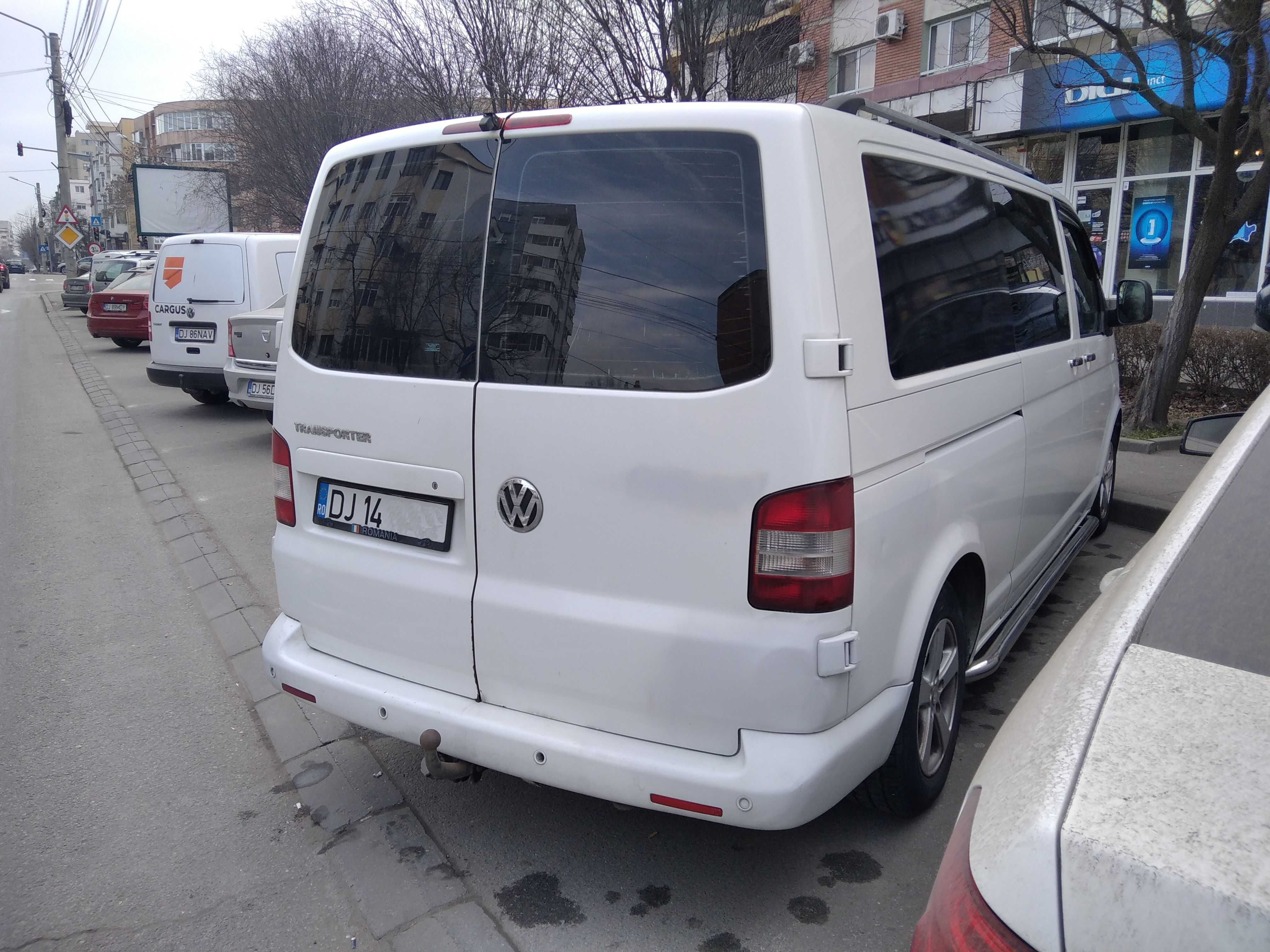 VW Transporter T5 1.9 tdi an 2008 Mixt