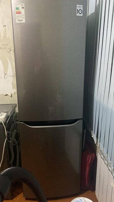 Холодильник.  LG