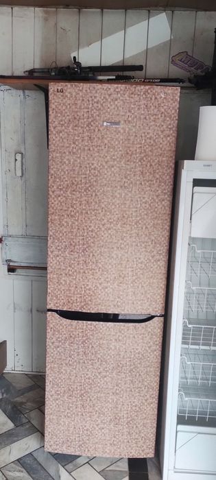 Продавам хладилник