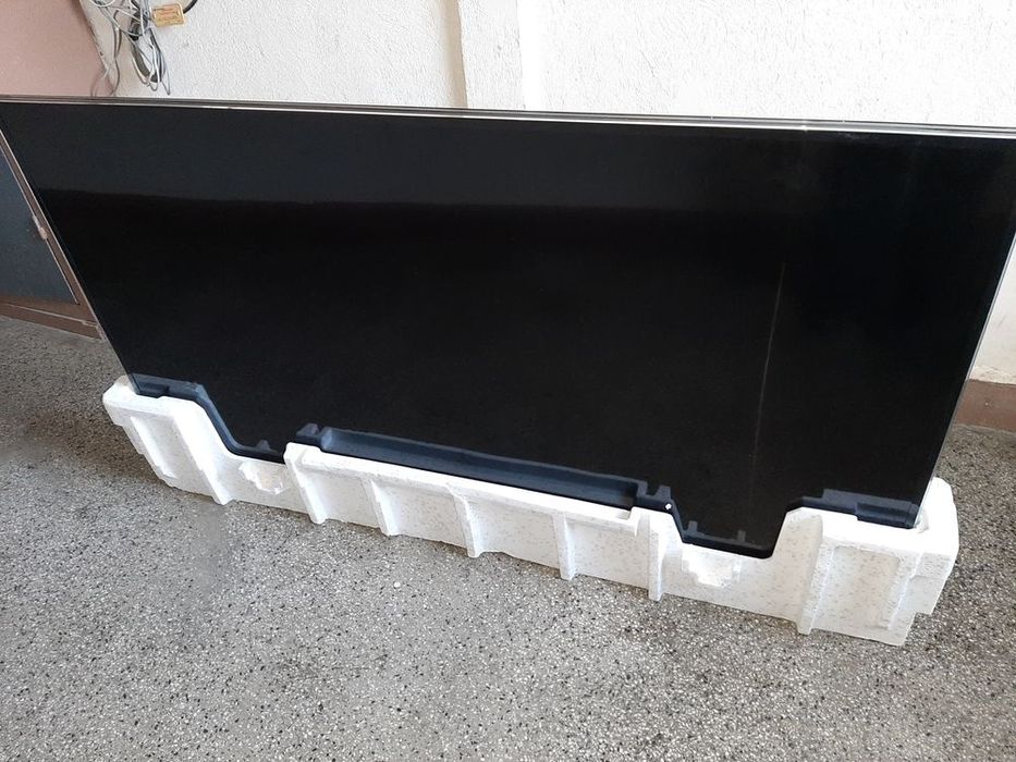 Телевизор Samsung 65 инча за ремонт