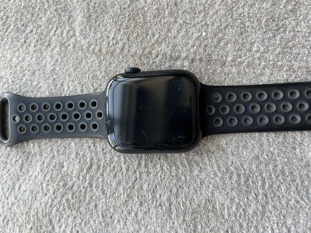 Apple Watch 8 45mm ёмкость 100% qora