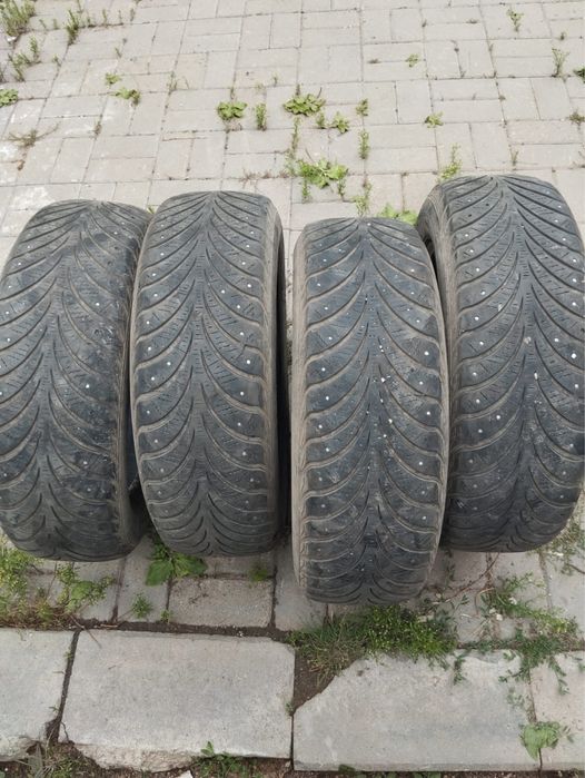 Зимний комплект шин 185/65 R15