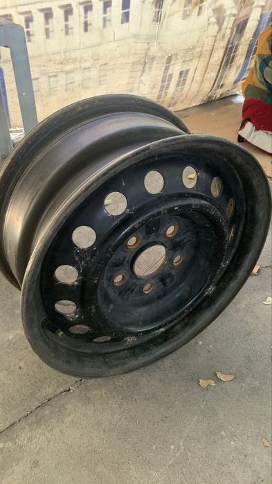 Диски на машину.