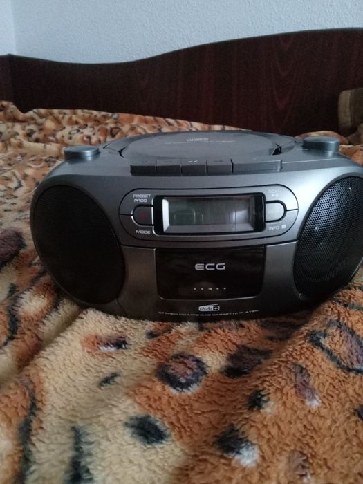 Radiocasetofon cu dab plus