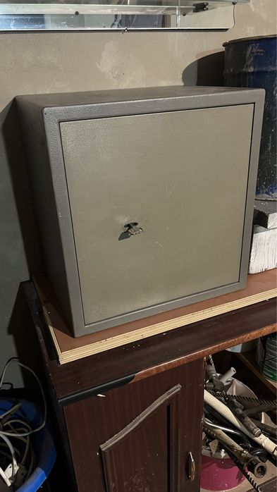 Сейф срочно продается