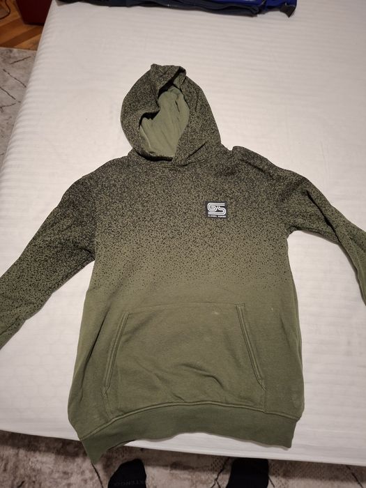 Дрехи за момче 13-14г всичко е по 8лв за бр.