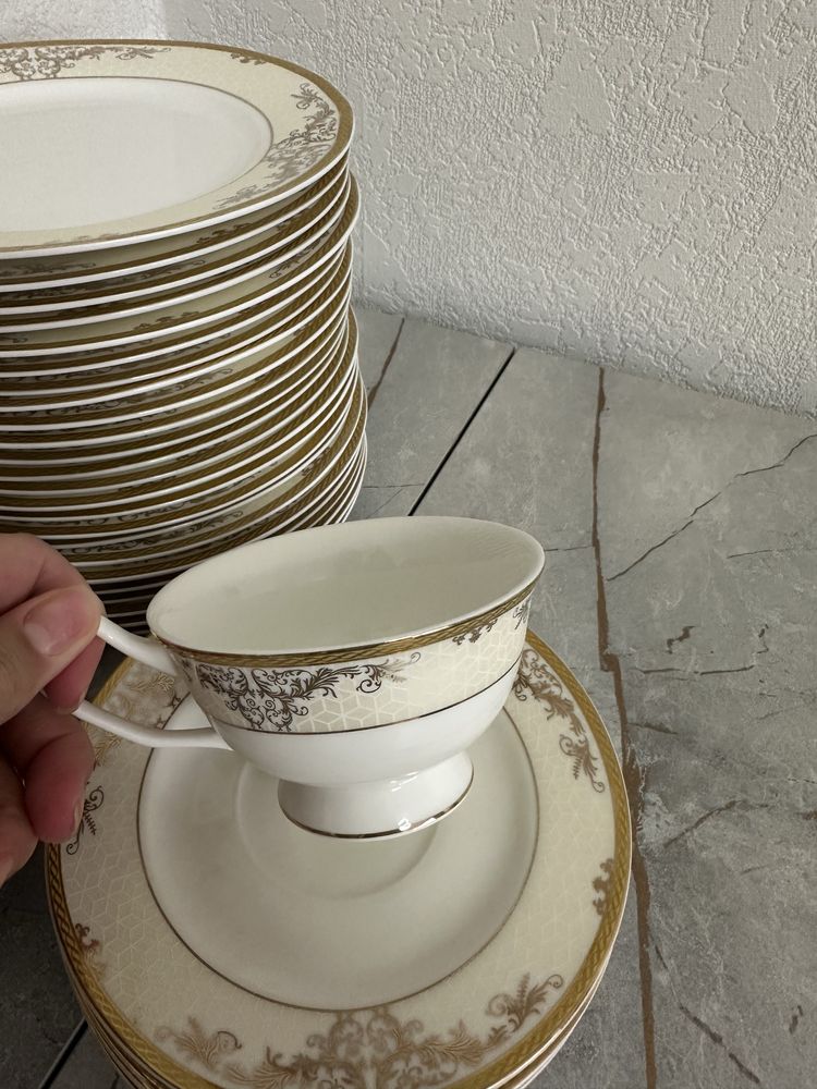 Продам чайно-столовый сервиз
