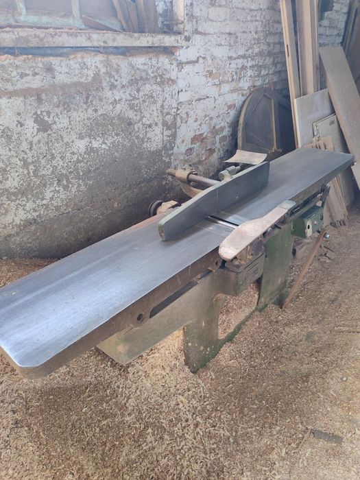 Fuganka, reysmus va boshqa stanoklar sotiladi