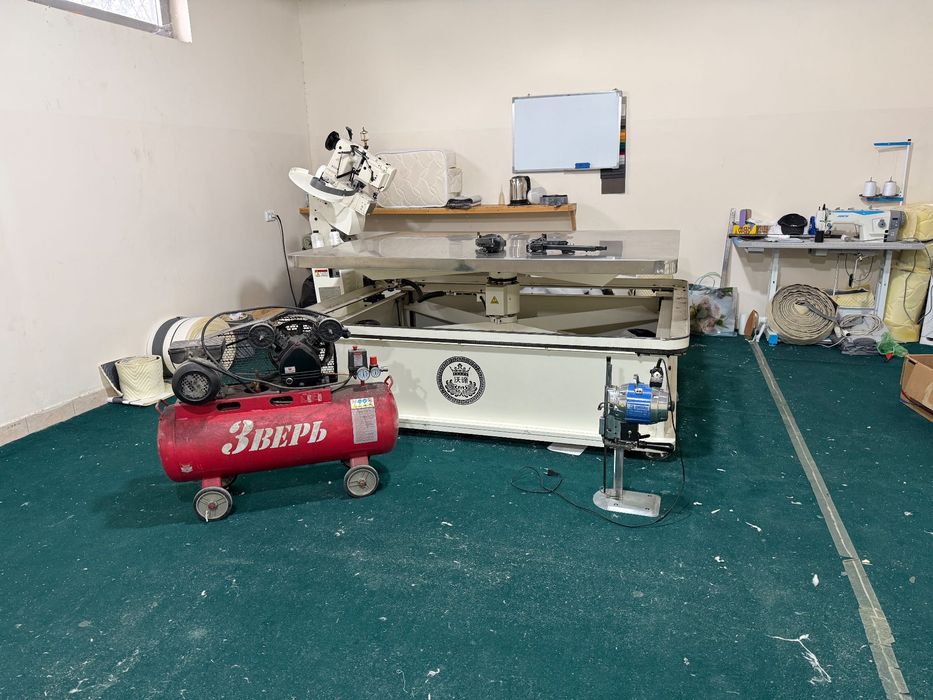 машина для окантовки матрасов Singer 300U