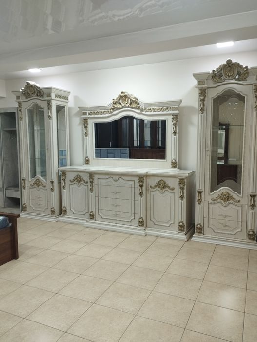 Стенка пинал камод размери обшие 404 см алохида камод 230 пинал 87см