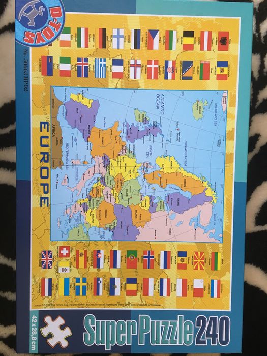 Doua Puzzle( doar desfacute din ambalaj)