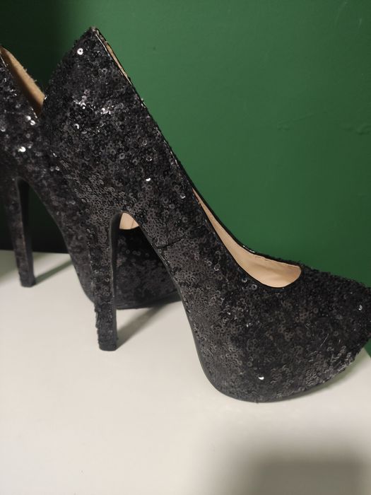 Черни токчета с пайети