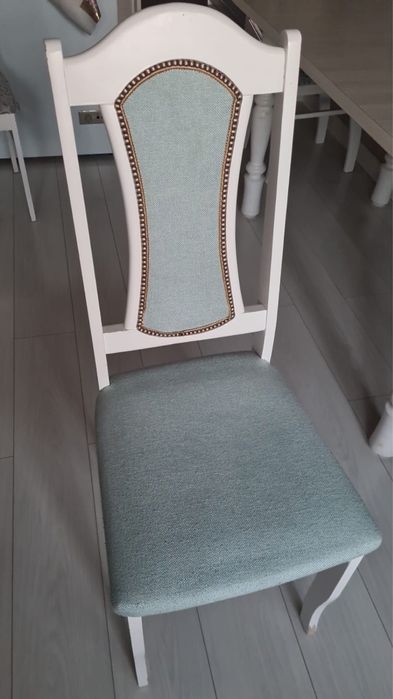 Стол со стульями