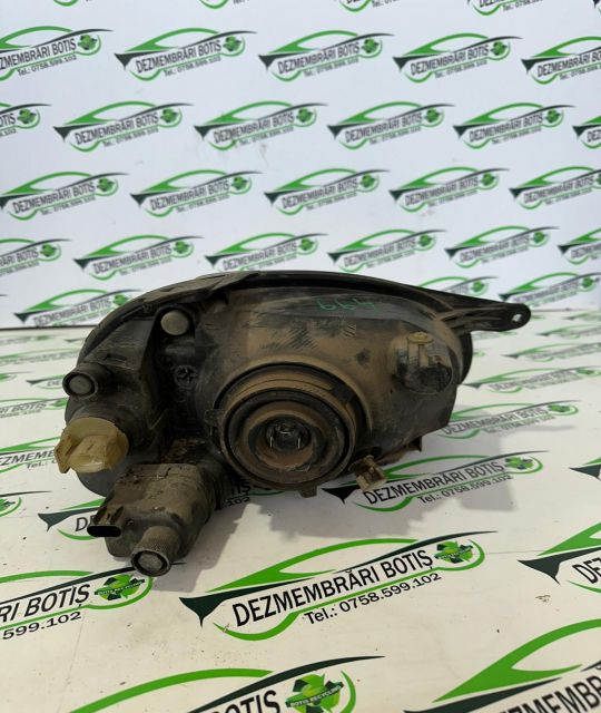 Far stanga Opel Corsa  seria