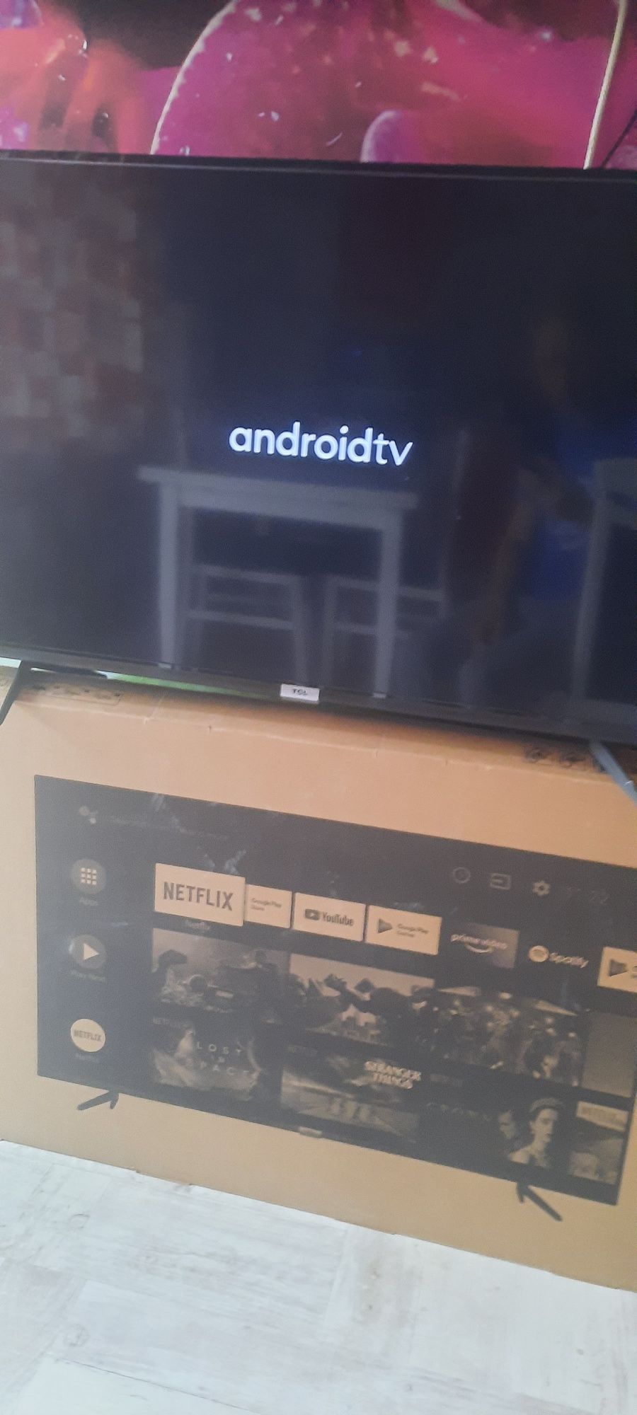 Vând TV android tlc