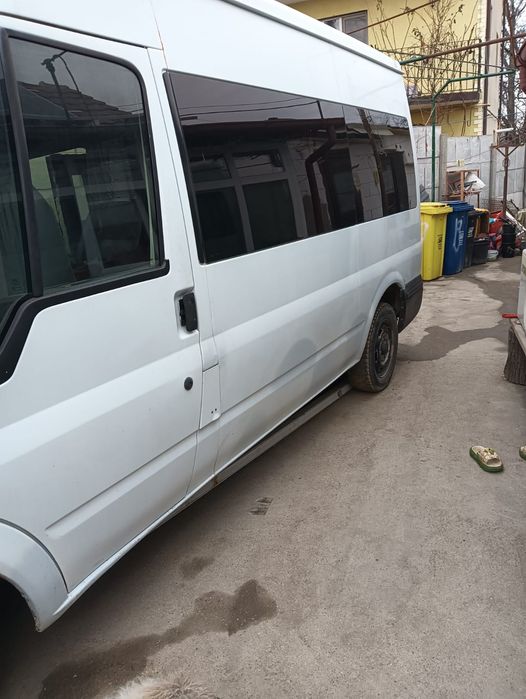 Ford tranzit anul 2005 locuri 5+1 ,itp asigurare valabile