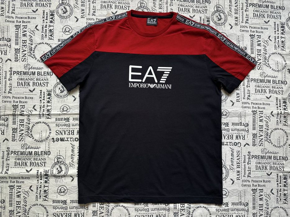 EA7 Empirio Armani original тениска.M
