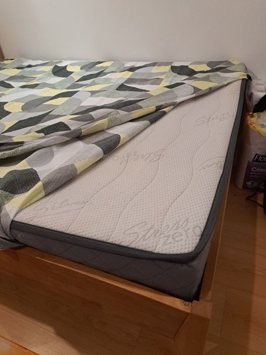 Спалня (легло) от масив с матрак 144*190