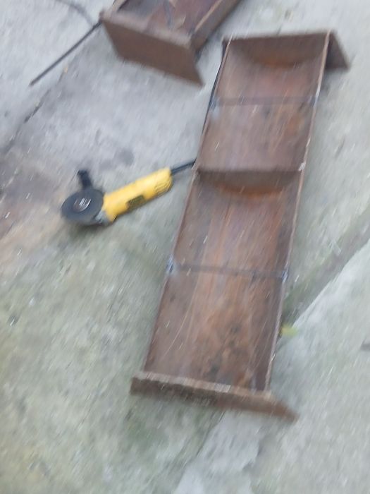 Hrănitoare de porci din țeavă  groasă