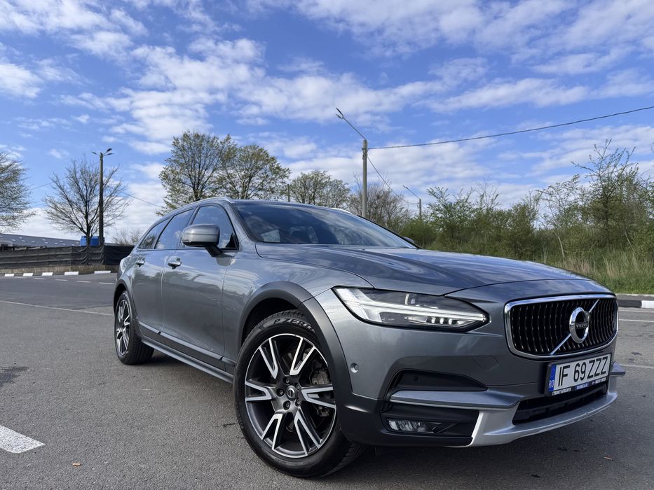 Volvo V90, Cross Country