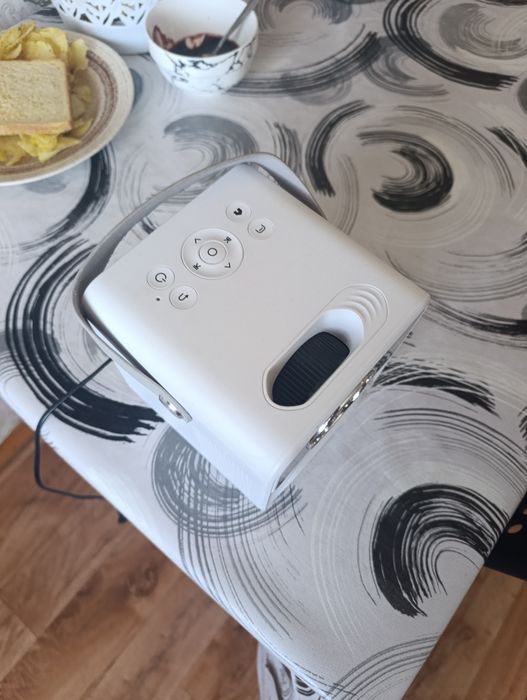 Продам проектор Umilo p860 в отличном состоянии