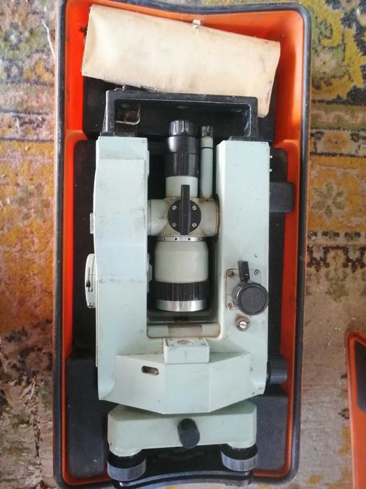 Продам теодолит в полной комплектации.