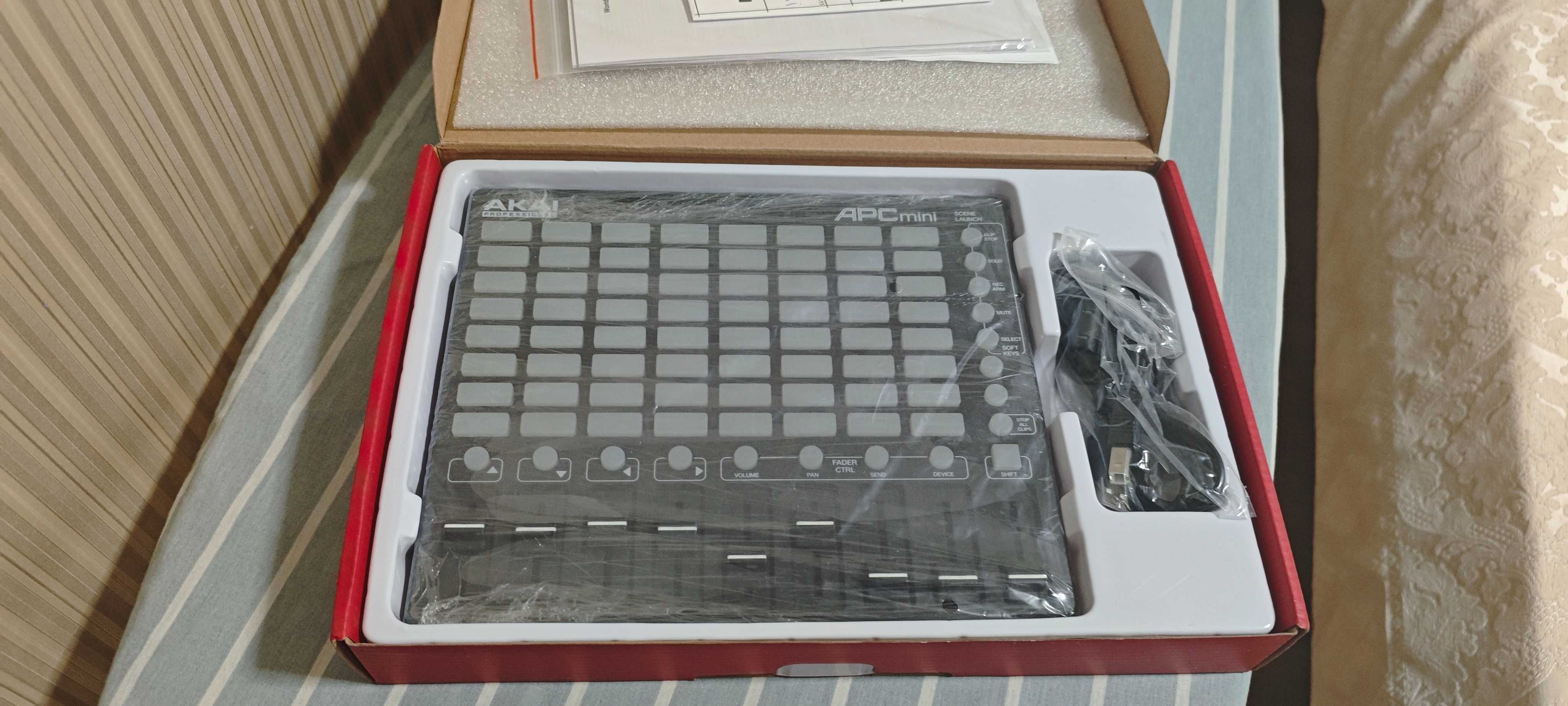 Контроллер midi APC Mini mk2