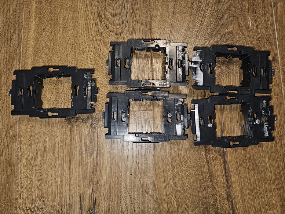 Rame decorative și suport Gewiss