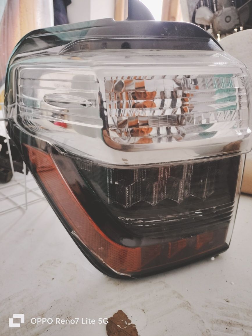Фара на Toyota 4 runner