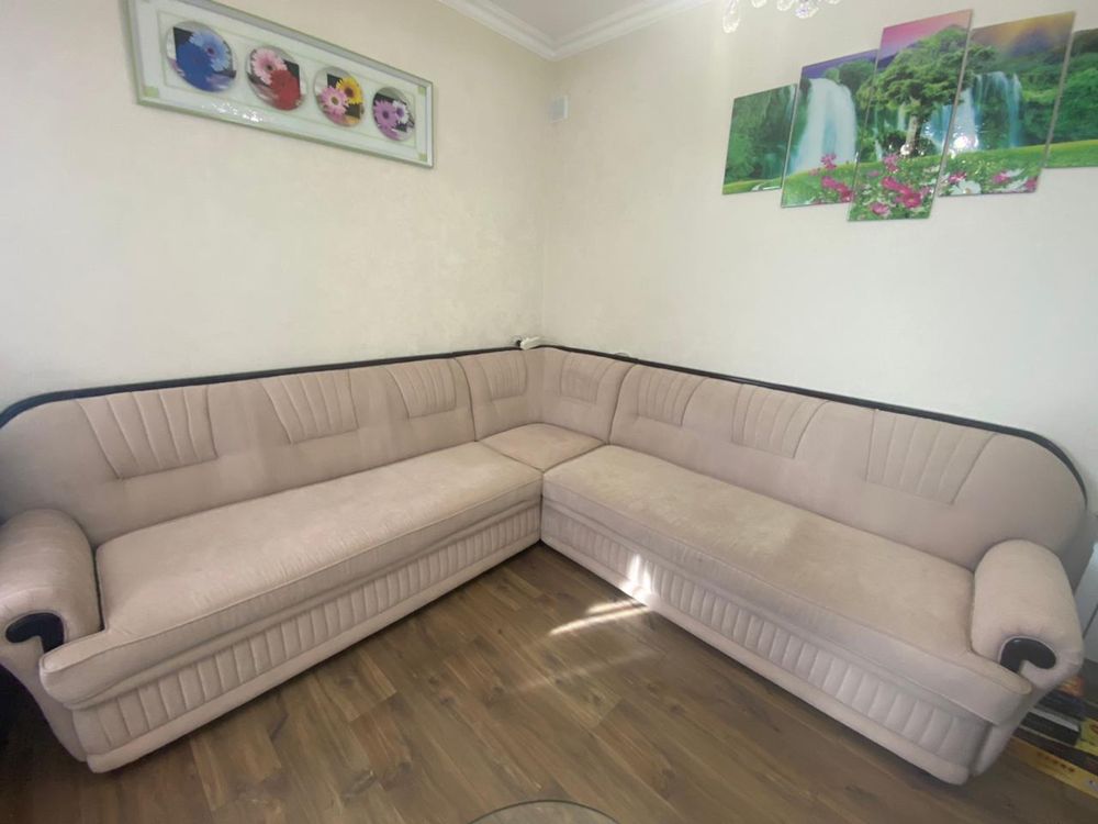 Продам диван угловой