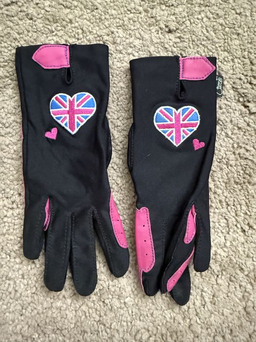 За конна езда- нови чорапи и ръкавици и чапси (гети) от велур