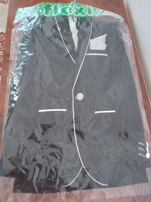 Продается классический костюм детский