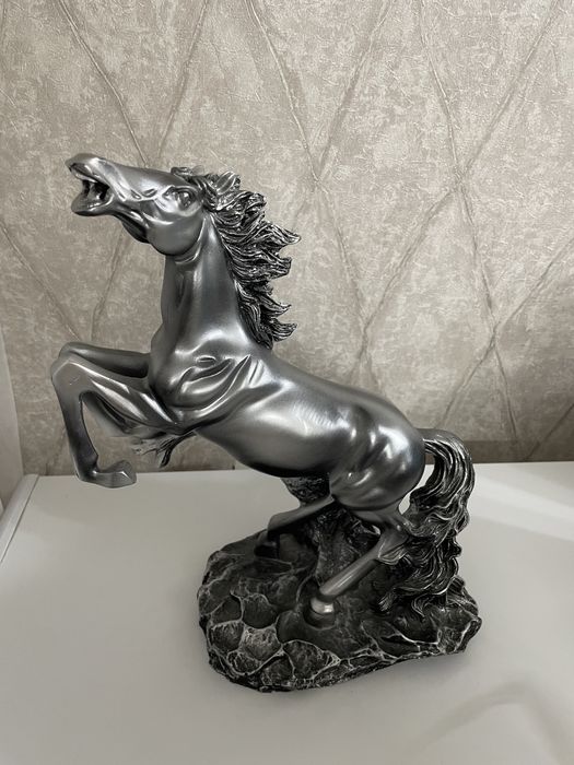 Продам сувенир лошадь