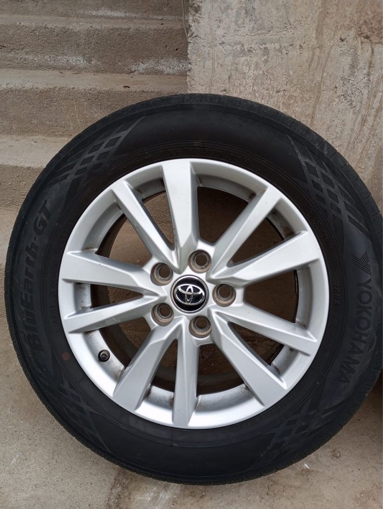 Диски с резиной 205/65 R16. Camry 70. В идеальном состоянии.