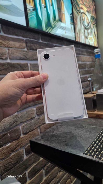 iPhone 16 e 128. White ,Model 3409 Новый.