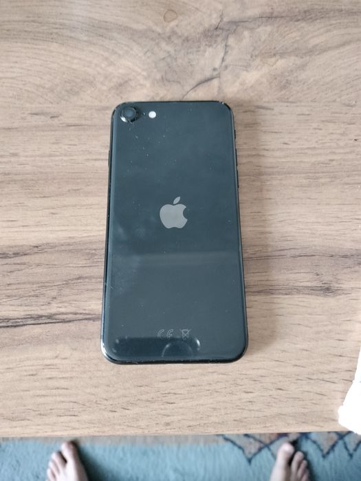 Айфон se 64гб в хорошем состоение