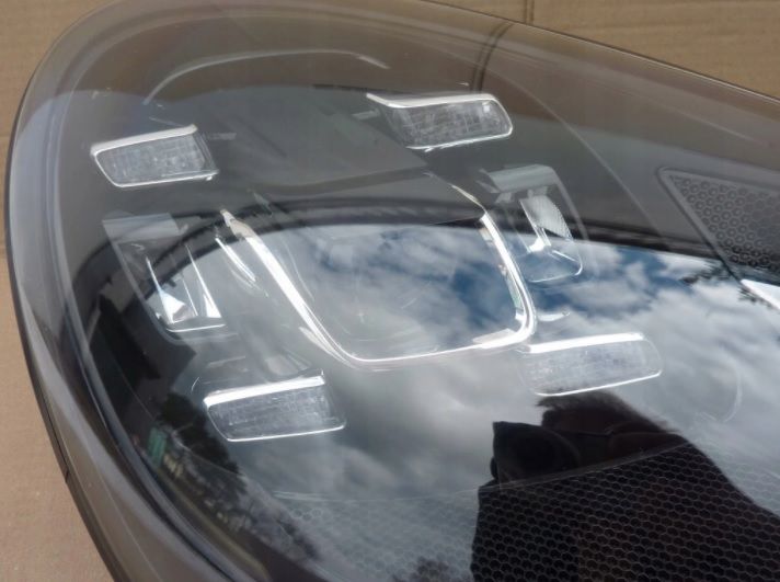 Porsche Cayenne 7p set faruri full led far stanga dreapta plansa bord
