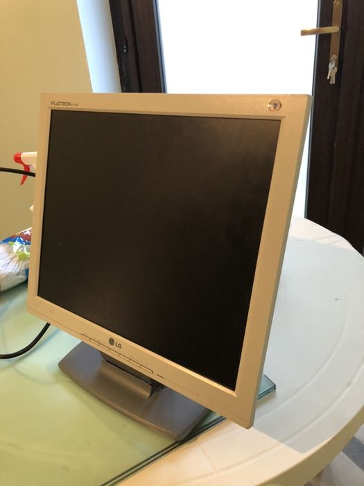 Lg flatron 1715S si hp1940