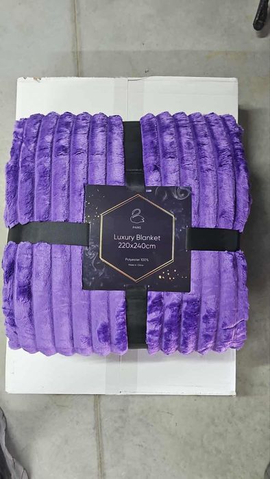 Луксозно меко одеяло- Двулицево - 220x240 см