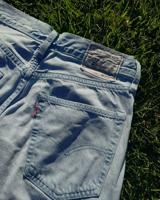 Blugi levis lose fit