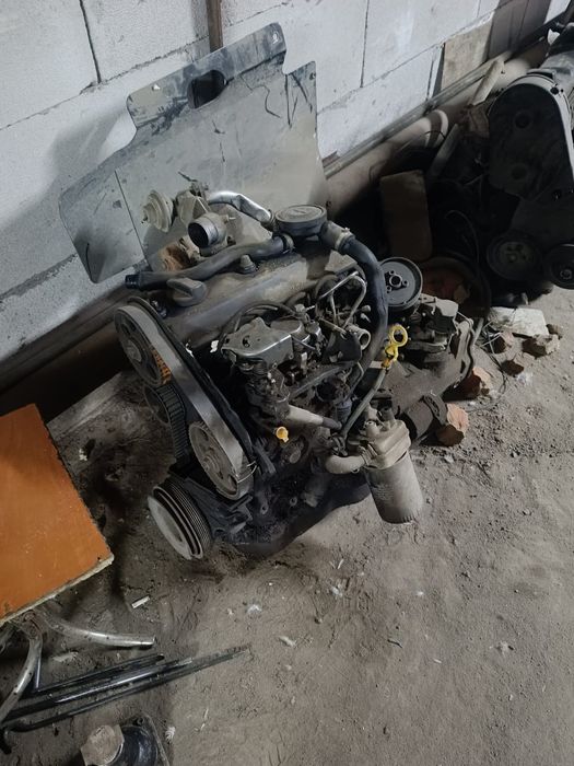 Продам двигателя в сборе, Ауди 80 объём 1.8 и Фольцваген пассат 1.9 ди