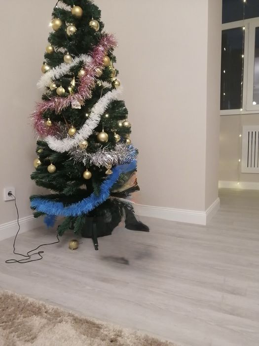 Продам искуственную елку